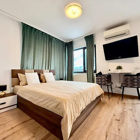 Апартаменти Panorama View Retreat - Elegant Бухарест